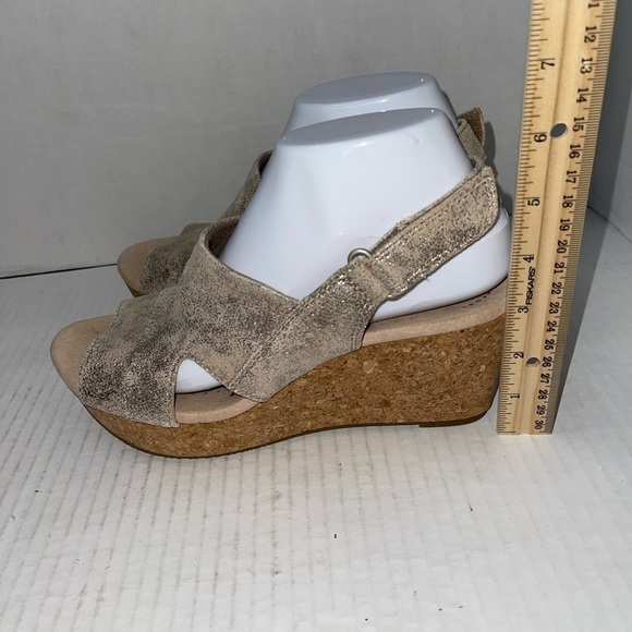Clarks Collection Women Sandals Size 9M Metallic Slip On Cork Wedge Platform - Picture 14 of 14
